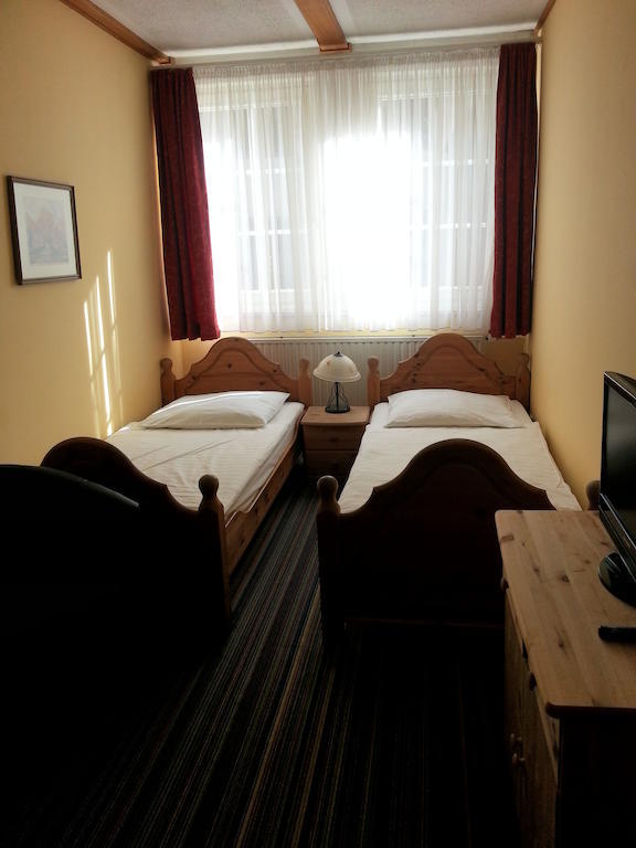 Alte Rathausschaenke - Hotel Garni Ганн. Мюнден Экстерьер фото