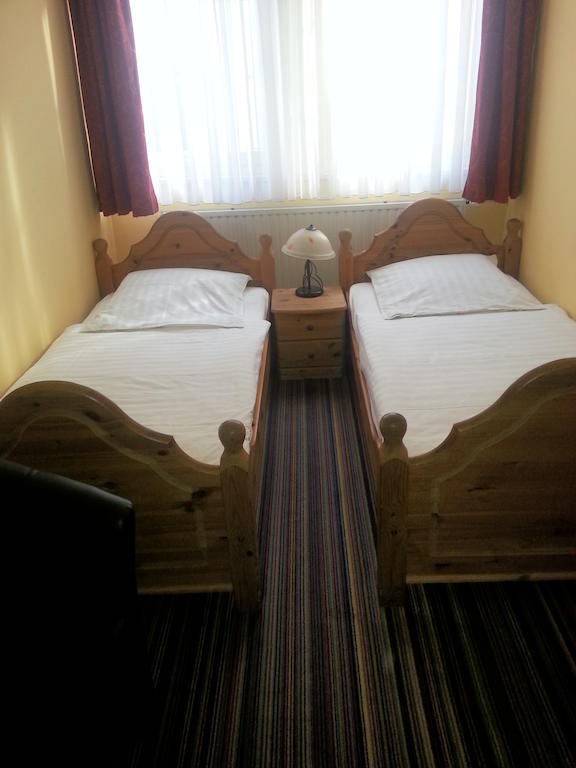 Alte Rathausschaenke - Hotel Garni Ганн. Мюнден Экстерьер фото